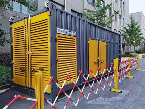 三道镇如何使用转速表检查发动机的转速？